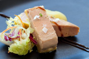 Imagen: Foie micuit con ensalada