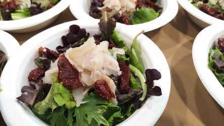 Imagen: Ensalada de bacalao ahumado y tomate