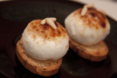 Imagen: Bolita queso de cabra caramelizado