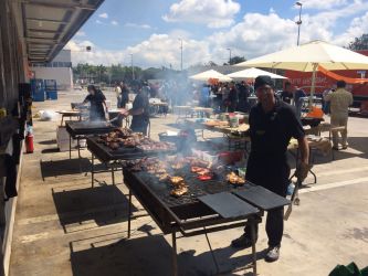 Imagen: Celebrando los 100 años de TNT con BBQ