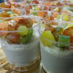 Imagen: Vasito hummus con verduras