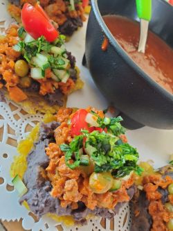 Imagen: Tostones cubanos con picadillo