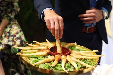 Imagen: Twister de langostinos con salsa agridul