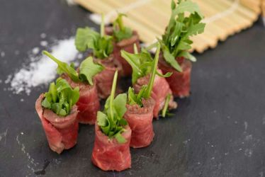 Imagen: Tataki de lomo con vinagreta oriental