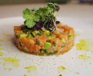 Imagen: Tartar de salmón ahumado