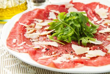 Imagen: Carpaccio de buey con parmesano