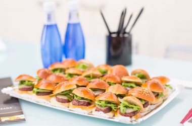 Imagen: Mini hamburguesas con pan de mantequilla