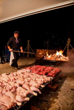 Imagen: Pollos y Lomos a las brasas