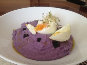 Imagen: Huevo poche con pure de patata Violet