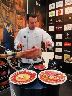 Imagen: Servicio corte de jamon madrid fusion