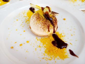 Imagen: Iglú de turrón y caramelo con arena