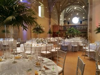 Imagen: Banquete en interior
