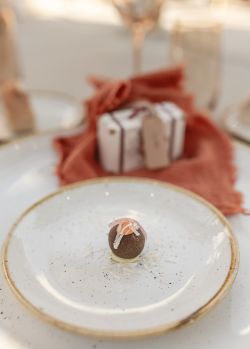 Imagen: Pella de gofio con emulsión de mojo