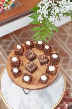 Imagen: Mini brownie y carrot cake